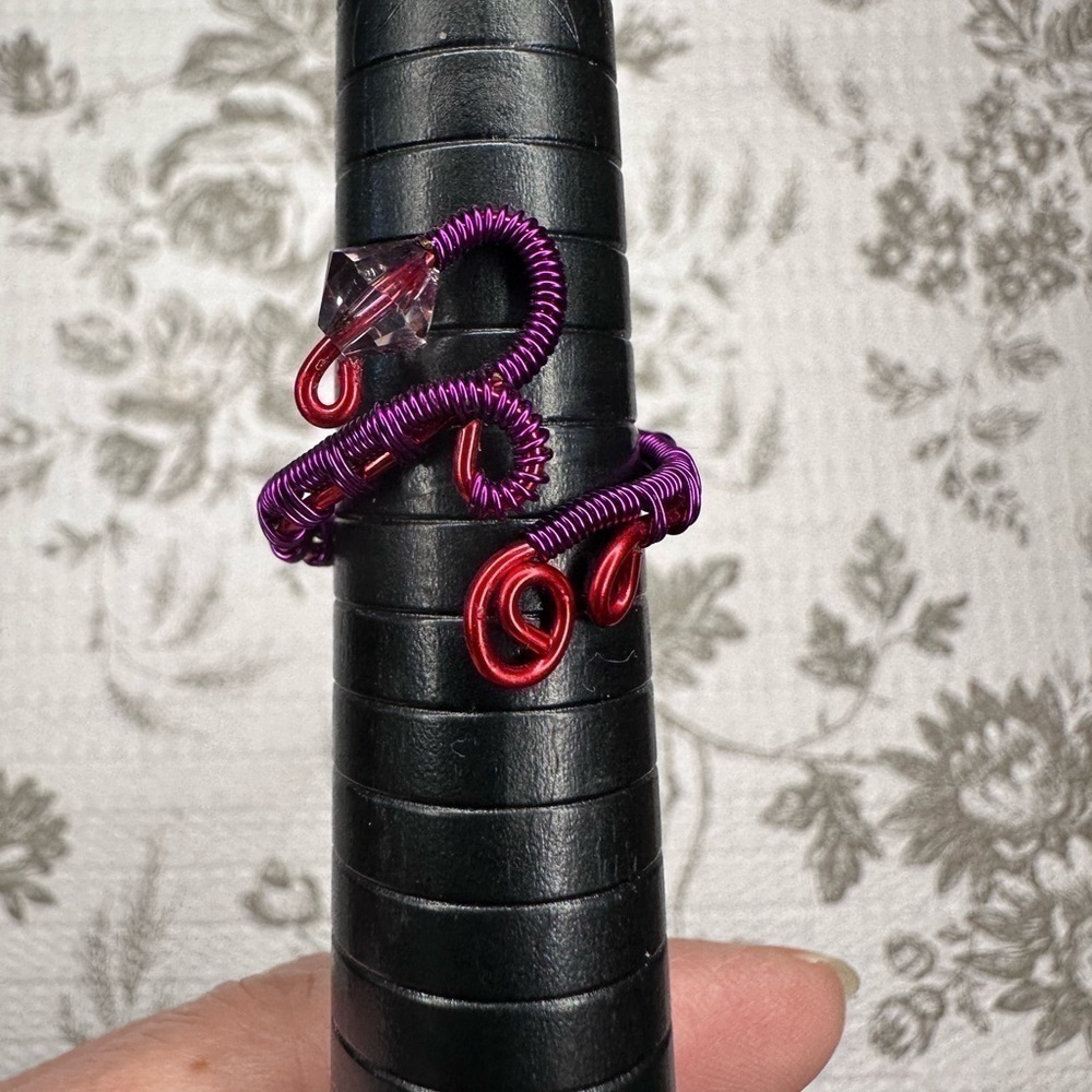 Adjustable wire wrap ring red and purple  Handmade - Picture 9 of 9